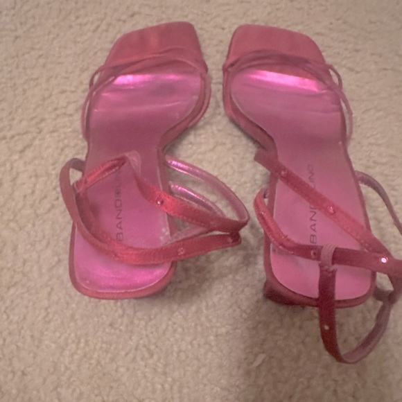 Elegant Pink Strappy Sandals - Picture 1 of 4